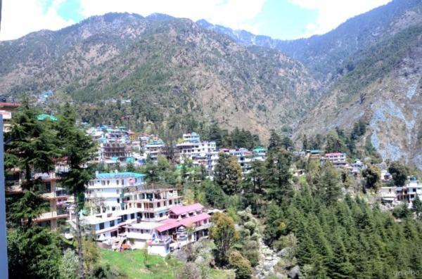 StayApart - Hotel Bagsu Sarovar Dharamshala Exterior foto